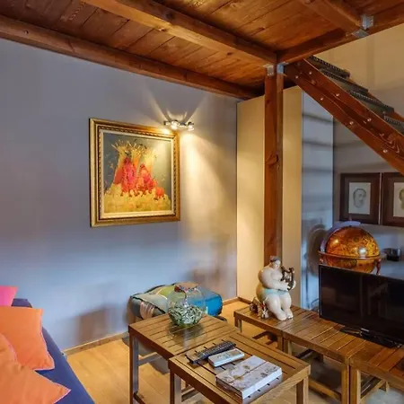 Апартаменты ~the Gallery ~ Art Studio In The Heart Of